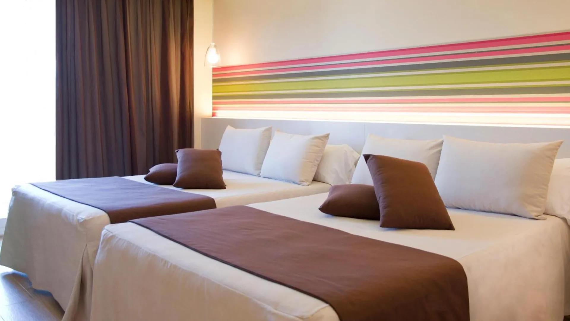 Alegria Plaza Paris 4*Sup Hotel Lloret de Mar 4*,