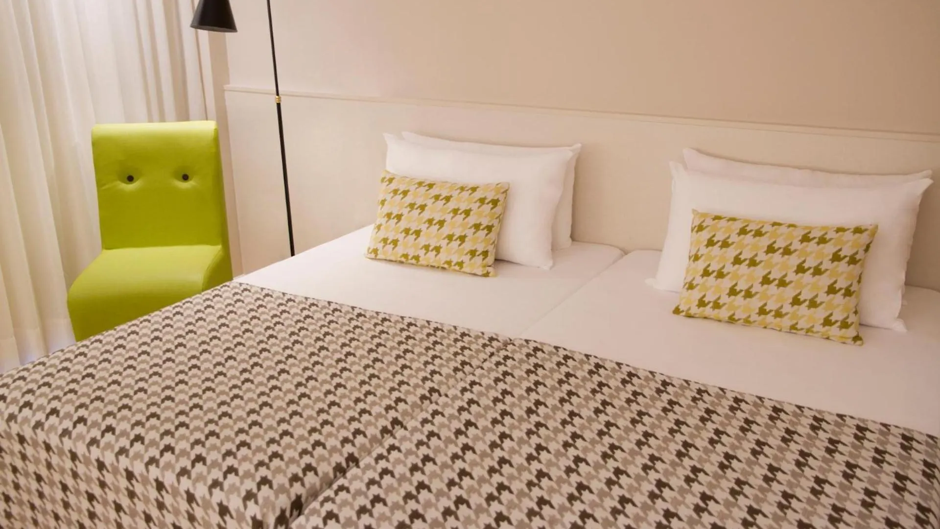 Alegria Plaza Paris 4*Sup Hotel Lloret de Mar